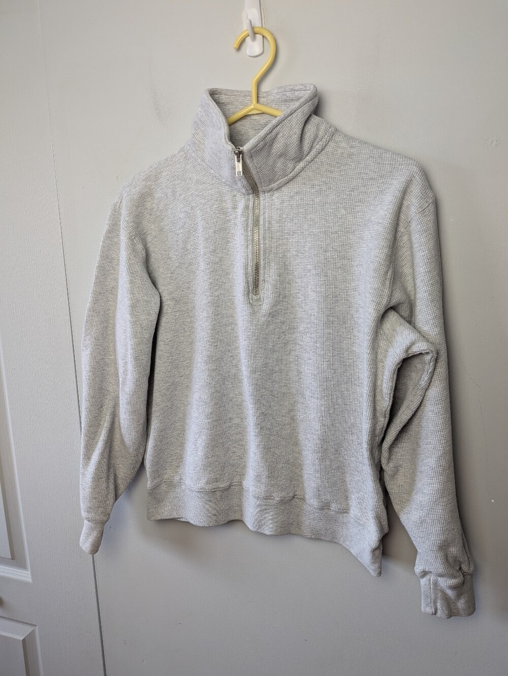 BRANDY MELVILLE SWEATER Waffled Texture Gray Size ? Oversized Relaxed 1/4 Zip